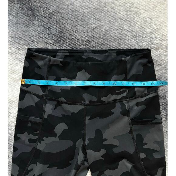 Yogalicous Camo Black Gray Pockets 7/8 Length High Rise Leggings Size Medium - Picture 5 of 9